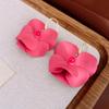 Pendientes de borla con cuentas y flores de aguja plateada, con un temperamento elegante y un diseño de nicho de moda para mujer.