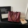 Bolso de axila transfronterizo de gran capacidad para mujer, bolso de hombro versátil vintage nuevo 2026, popular para el trabajo y los desplazamientos, bolso tote