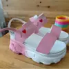 2023 Verão novo estilo coreano moda boca de peixe fivela colorida plataforma moda casual tingido esportes