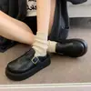 Estilo Novo de Inverno 2025 Birkenstock Plataforma Bico Fechado Confortáveis com Superfície de Couro, Chinelos Birkenstock Versáteis de Calçar para Uso Externo para Mulheres