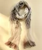 Bufanda delgada de imitación seda arrugada de color sólido para mujer, para uso casual en otoño e invierno, bufanda plisada de organza con color de contraste empalmado