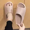 Nuevas pantuflas de casa de EVA, sandalias de interior gruesas antideslizantes de verano para parejas, pantuflas de baño para el hogar para hombres y mujeres al por mayor