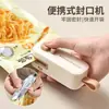 Mini seladora, um aparelho pequeno e portátil para selar alimentos e lanches na cozinha, perfeito para preservar o frescor