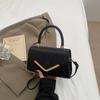 Bolso de Mujer de Moda Nicho Francés 2025 Nuevo Bolso de Hombro Empalmado Bolso de Mano para Viaje Bolso Cruzado para Mujer Tendencia Transfronteriza