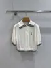 Camisa de Punto de Manga Corta con Cuello de Solapa Corta, Rayas de Color Contrastante, Microetiqueta, Estilo Universitario Simple, Nuevo Estilo Verano 2025, Nanyou Miu, para Mujer