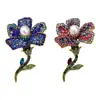 Broche de Flor de Diamante Azul de Lujo Ligero y de Alta Gama, Lleno de Diamantes, Piedras Preciosas de Colores y Perlas, un Accesorio de Alta Gama para Trajes y Abrigos