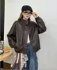 Chaqueta Corta de Cuero para Mujer A1362PU 2026 Nueva Primavera y Otoño Cuello Alto Petite Elegante Casual Chaqueta Biker