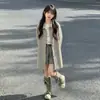 Gabardina para Niña 2026 Nuevo Estilo Otoño, Abrigo de Longitud Media Estilo Británico para Niños Talla Mediana y Grande, Atuendo de Otoño con Cuello de Solapa y Mangas Largas