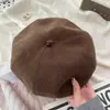 Boina feminina 2026 novo estilo coreano moda versátil cor de café chapéu octogonal que faz o rosto parecer menor, chapéu de abóbora de pintor para outono e inverno