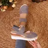 Sandalias de cuña de talla grande de comercio exterior 2026 verano nuevas sandalias de tira ancha de punta cerrada para mujer, zapatos versátiles para mujer, en stock en Temu
