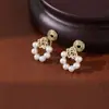 Brincos de Clipe de Pérola Estilo Francês Vintage Sem Furos na Orelha Brincos Elegantes de Luxo Leve para Mulheres Nicho High-end Clipe de Orelha Placa de Incenso Mosquito