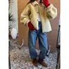 Ahora el Nuevo Modelo de Invierno 2025 del Diseñador Coreano Et*Os es un Abrigo de Piel Sintética Cálido, de Corte Holgado y Ecológico con Cuello Revers