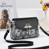 2026 Nuevo Bolso Cruzado de Alta Gama con Bloques de Color y Colgante de Cisne para Mujer, Tendencia Nacional Diseño de Nicho Jacquard Bolso de Hombro para el Trabajo