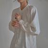 Camisa Blanca Arrugada de Ácido Acético con Cuello de Hebilla de Perla para Mujer Nueva Primavera 2023 Elegante Retro Holgada Manga de Linterna