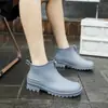 Botas de Chuva Novas Femininas com Forro de Lã Transfronteiriças Sapatos Impermeáveis para Exterior de Casal Botas de Borracha de Cano Curto Masculinas Galochas Leves