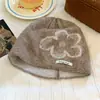 Chapéu de tricô floral estilo coreano inspirado no 'ins' para mulheres, atmosfera de inverno, chapéu tipo touca soltinho, faz o rosto parecer menor, chapéu quente para clima frio