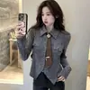 Camisa Base Tricotada Tendência para Mulheres, Estilo College Doce e Picante Outono/Inverno Conjunto de Duas Peças com Gola de Amarrar