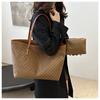 Bolso de mano vintage de gran capacidad para mujer, primavera y verano 2024, moderno y elegante, bolso de hombro grande a juego.