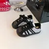 Sapatos infantis estilo concha retrô, nova coleção primavera/verão 2026, sapatos casuais da moda e versáteis para crianças, sapatos estilo Forrest Gump para crianças maiores, modernos