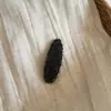 Pinza Roja Peluda para el Lado del Cabello con un Toque de Moda de Alta Gama, Elegante Pinza Triángulo Bb, Versátil Pinza para Flequillo y Mechones, Accesorio para el Lado del Cabello