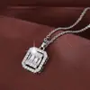 Collar con colgante clásico cuadrado hueco transfronterizo europeo y americano, joyería elegante de lujo versátil