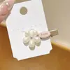 Exquisito Pasador para Flequillo de Frente, Pasador para el Cabello de Niña con un Toque de Lujo, Pinza Lateral de Flor de Camelia y Perla de Cinco Pétalos, Pinza de Pato, Nuevo