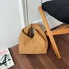 Bolsa casual nuvem com uma vibe descontraída, bolsa feminina estilo executiva, nova bolsa de mão tendência e única simples para mulheres primavera-verão 2026