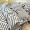 Juego de ropa de cama de cuatro piezas 100% algodón, sábana de cama de algodón puro estilo ins fresca y linda de dibujos animados, funda de edredón, juego de tres piezas para dormitorio 4
