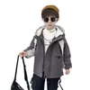Chaqueta de Otoño e Invierno para Niños 2026 Nuevo Estilo Chaqueta Exterior con Capucha Cortavientos para Niños Top Espeso de Otoño e Invierno para Niño Pequeño
