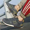 Zapatos Seleccionados Cuidadosamente para Hombres y Mujeres, Productos Genuinos de Moda Deportiva y Ocio, Zapatos de Correr 580 Official Website Nb, Zapatos de Pareja New Balance Gris Carbón y Naranja