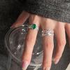 Anillo ancho con textura verde de alta calidad para mujer, diseño de nicho, ligero, lujoso y a la moda, con plumas apiladas.