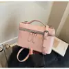Bolsa de Mano Cuadrada Pequeña de Diseño de Nicho Elegante de Gama Alta Estilo Nuevo Primavera 2026 para Mujer Versátil Bolso de Hombro Cruzado