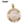 Wt-Jp468 Pingente Exquisito Estilo Religioso Concha Branca Natural Pássaro da Paz Cruz Gravada Banhado a Ouro 18K