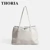 Otoño 2026 Estilo Minimalista Cierre de Hebilla Superior Abatible Gran Capacidad Bolso Almohada Simple para Viaje y Trayecto Bolso de Hombro Bolso de Mano