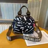 Bolsa Feminina Leve de Tecido Oxford 2025 Nova de Viagem Casual de Alta Qualidade Bolsa Transversal Bolsa de Mão de Camada Dupla para o Dia a Dia