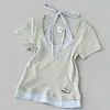 Camiseta Corta Bordada de Manga Corta con Cuello Halter Falsa de Dos Piezas Estilo Retro Americano para Mujer, Verano Cintura ceñida Diseño Único Adelgazante Top de Moda