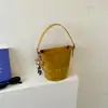 Bolso de hombro tipo cubo casual y sencillo para mujer, nuevo bolso de moda 2026 con textura para llevar al hombro o cruzado, bolso de mano para el trabajo, moderno