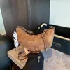 Bolsa Feminina Estilo Vintage para Outono e Inverno 2025, Novo Design de Nicho de Moda, Bolsa Transversal Corneto com Sensação de Bolsa Dumpling de Alta Qualidade