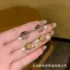 Pendientes de Perla con Garras Verticales de Tres Piezas, Pendientes con Cierre de Plata S925, Exquisitos y Compactos, Nuevos Pendientes Elegantes de Nicho de la Moda Francesa