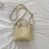 Bolsa de Balde Portátil de Nicho Coreana, Bolsa Transversal para Mulheres, Nova Moda Casual Bolsa de Cesta Tote para Ombro, Leve