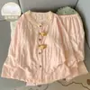 Pijama feminino com bojo embutido, modelos para primavera e outono, design fofo de desenho animado estilo japonês, modelagem solta, roupa de casa de algodão de manga comprida com estampa de nuvens que também pode ser usada como roupa externa.