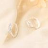 Brincos de diamante com cruz de nó Design de nicho feminino Moda elegante simples Requintado Estilo pequeno Brincos de estilo frio