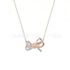 Versão de Luxo Shijia do Colar Olho do Diabo para Mulheres Apresenta um Pingente de Corrente para Clavícula Coração Pulsante Cisne Dinâmico Swarovski