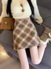 Falda de Lana de Cuadros Rojos Vintage para Mujer Otoño e Invierno 2024 Nueva Antitransparente Cintura Alta Línea A Falda de Cadera