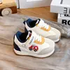 Moda para Niños 2026 Otoño Nuevo Diseño de Tenis de Bloques de Color Modernos, Zapatos Versátiles Diarios para Bebés Niñas Estilo Forrest Gump