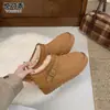 Botas de Neve Quentes Planas de Couro Genuíno Femininas 2026 Inverno Novo Estilo Aveludadas Espessadas Antiderrapantes Casuais Sapatos de Algodão Botas Curtas