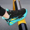 Sapatos esportivos masculinos atacado primavera e outono temporada escolar tênis de corrida crianças médias e grandes malha couro sapatos casuais antiderrapantes resistentes ao desgaste
