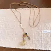 Colar com cordão de couro, madeira, cerâmica, flor eterna, pingente de folha, corrente para suéter fresca e doce, luxo leve, toque de alta qualidade, acessório feminino