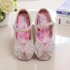 Zapatos de Princesa de Dibujos Animados para Niñas Verano 2025 Nuevos Zapatos de Cuero de Suela Suave para Niños Zapatos de Lentejuelas y Cristales para Niñas Pequeñas para Actuaciones