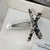 Coreia do Sul Presilha de Cabelo Elegante com Laço Floral e Pérola Clip Bico de Pato Vazado Clip Lateral para Franja Acessórios de Cabelo Feminino Atacado